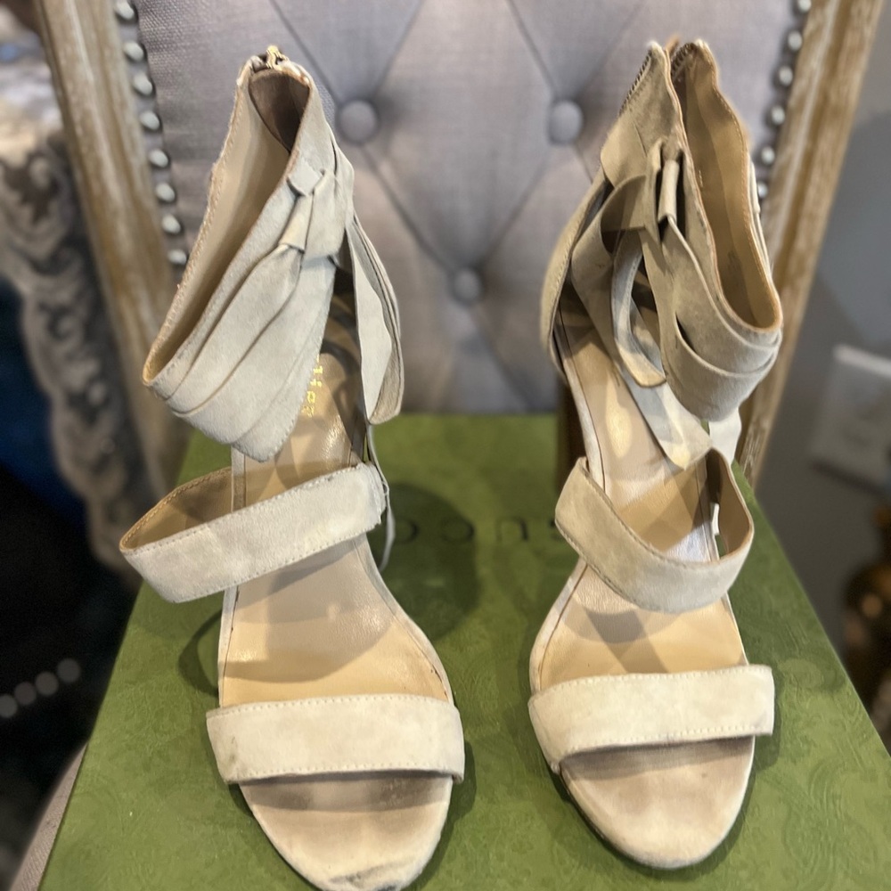 Elegant Beige Women's Sandals